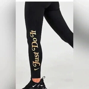 Nike Women’s Nike Plus Femme HBR High Rise Leggings Small